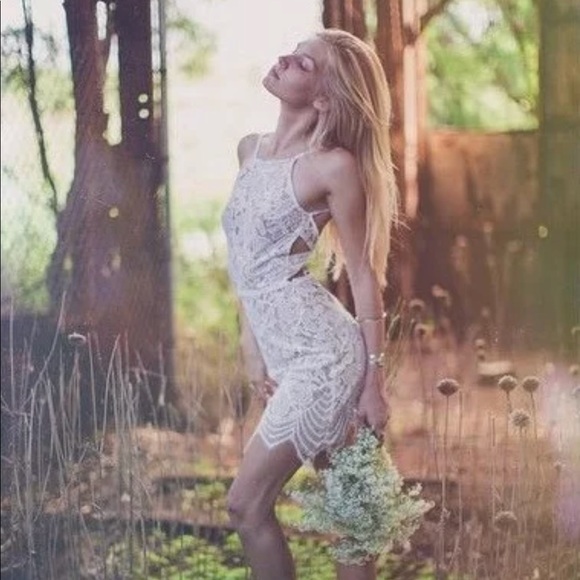 Lace Backless bow tie spaghetti strap dress - Picture 2 of 8